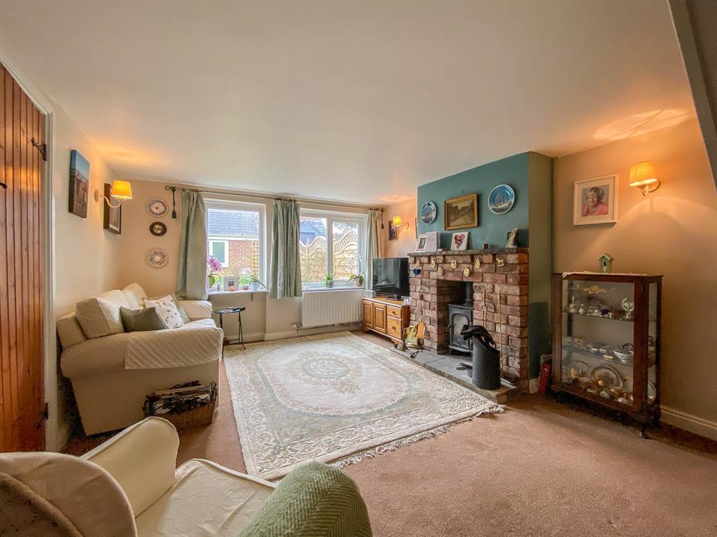 Rowley, Cam, Dursley, GL11 5NT 3 bed end of terrace house £285,000