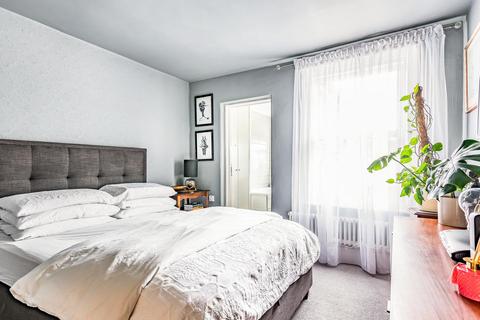 23 White Horse Hill, Chislehurst, BR7 6DG
