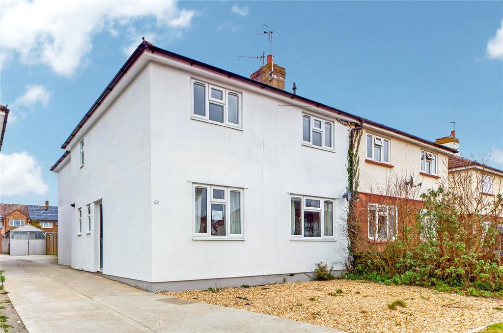 Merton Road, Basingstoke, RG21 4 bed semidetached house £425,000