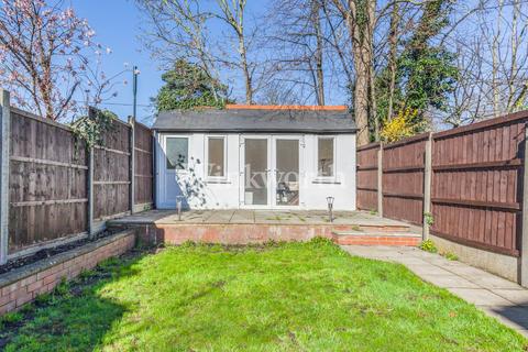25 Devonshire Road, Palmers Green, London, N13 4QU