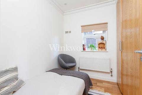 25 Devonshire Road, Palmers Green, London, N13 4QU