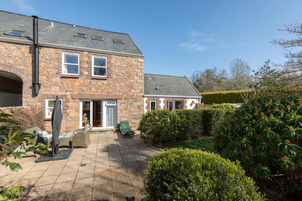 1 La Rue Du Poivre, St. John, Jersey 4 bed terraced house £1,095,000