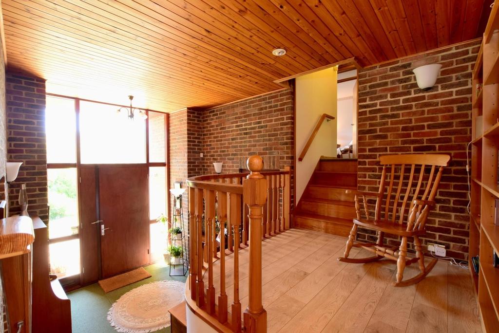 Church Lane Kingston BN7 6 bed detached house £3,000 pcm (£692 pw)