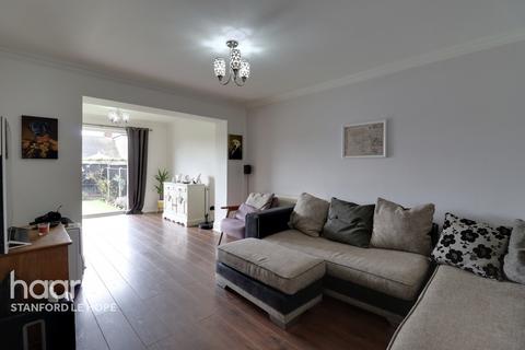 12 Bishops Road, Stanford-le-hope, SS17 7HB
