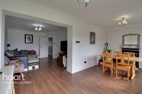 12 Bishops Road, Stanford-le-hope, SS17 7HB
