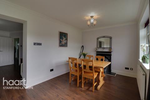 12 Bishops Road, Stanford-le-hope, SS17 7HB