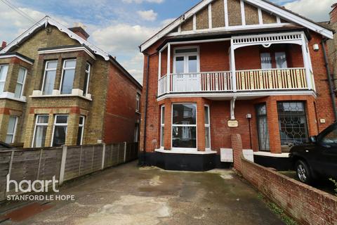 48 Fairview Avenue, Stanford-le-hope, SS17 0DT