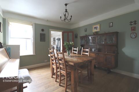 48 Fairview Avenue, Stanford-le-hope, SS17 0DT
