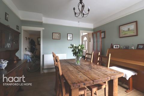 48 Fairview Avenue, Stanford-le-hope, SS17 0DT