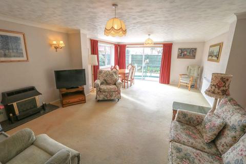 5 Glebe Close, Hayling Island, PO11 0LB