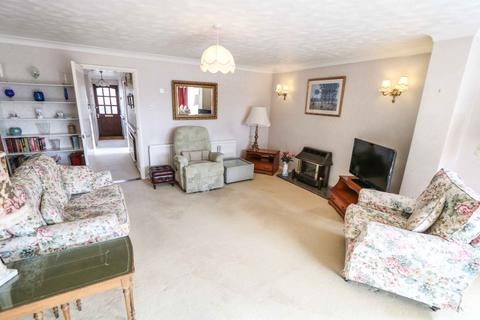 5 Glebe Close, Hayling Island, PO11 0LB