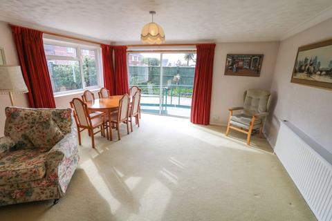 5 Glebe Close, Hayling Island, PO11 0LB