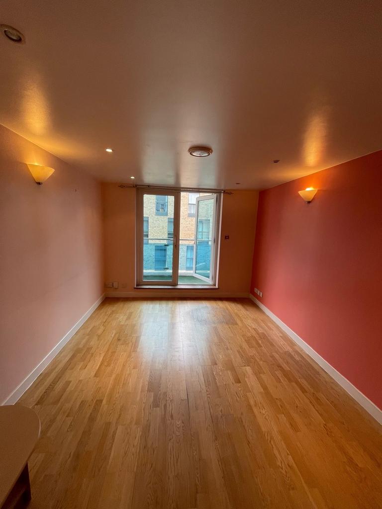 Platinum House, Lyon Road, Harrow, HA1 2 bed apartment £1,300 pcm (£