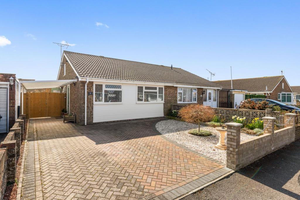 Willow Drive, St Marys Bay, TN29 2 bed bungalow £285,000