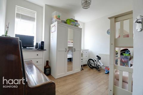 1 Dunton Road, Romford, RM1 4AH