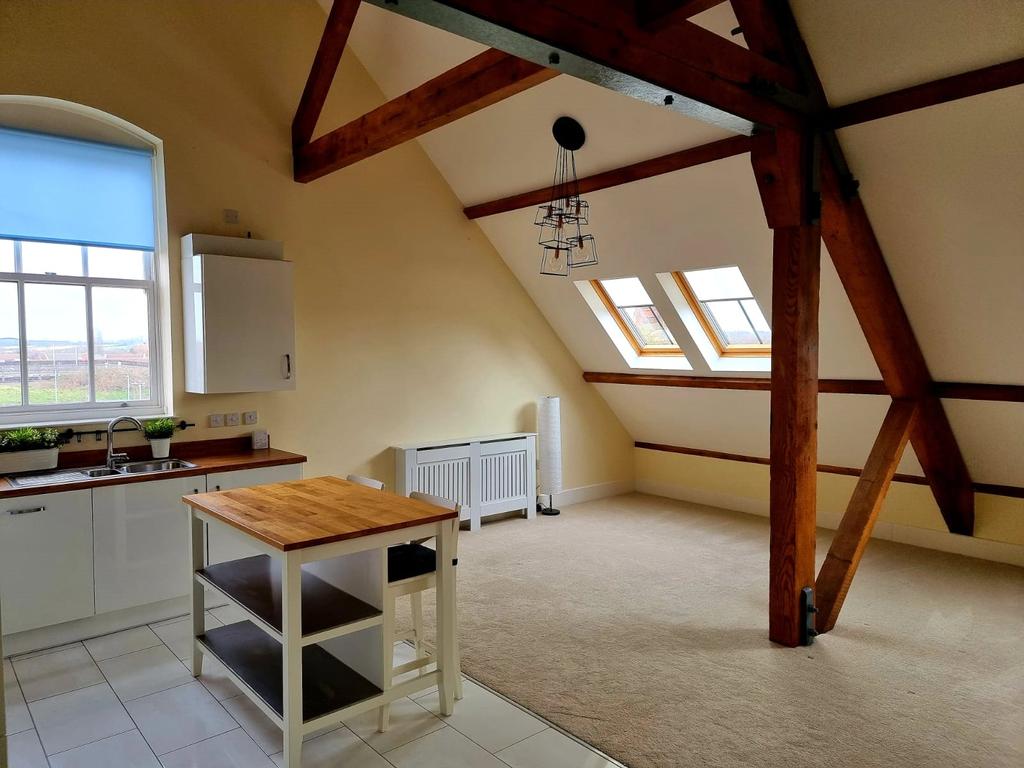 Lounge/Kitchen