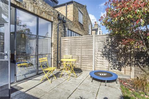 36 Coopersale Road, London, E9 6BA