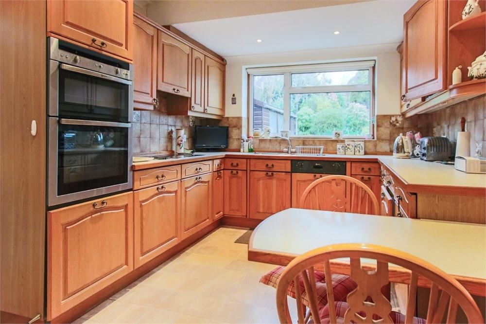 Lynton Close, East Grinstead, West Sussex 4 bed detached house £650,000
