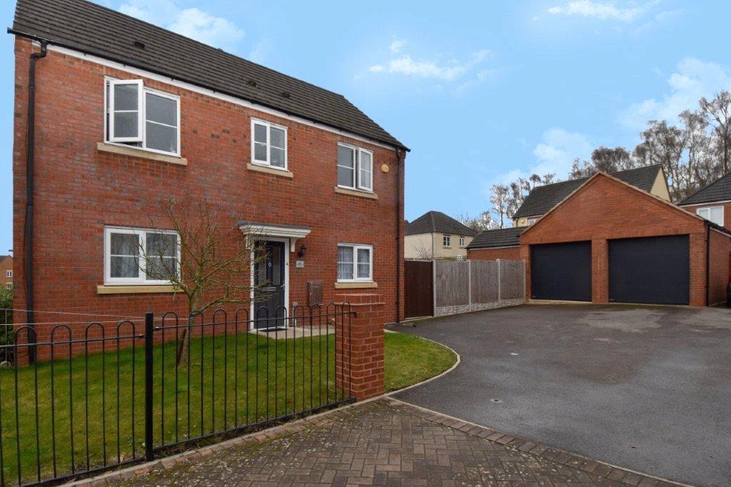 Dixon Close, Redditch, B97 3 bed semidetached house £265,000