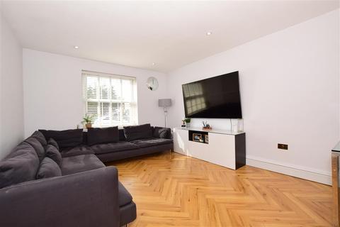 24 Castlemount Road, Dover, CT16 1SP