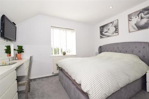 24 Castlemount Road, Dover, CT16 1SP