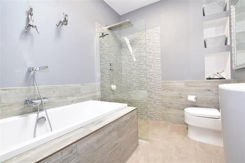 24 Castlemount Road, Dover, CT16 1SP