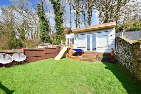 24 Castlemount Road, Dover, CT16 1SP
