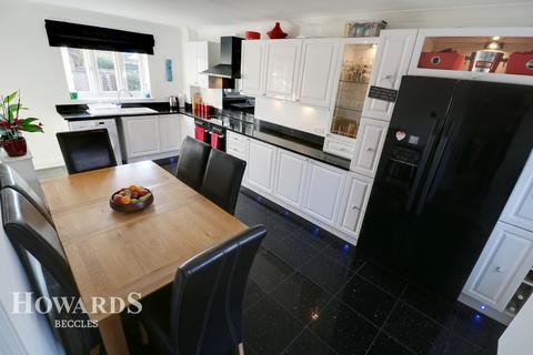 4 Benton Way, Halesworth, IP19 8RY