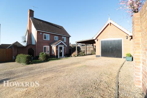 4 Benton Way, Halesworth, IP19 8RY
