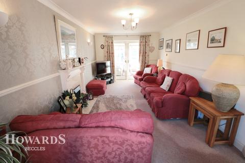 4 Benton Way, Halesworth, IP19 8RY