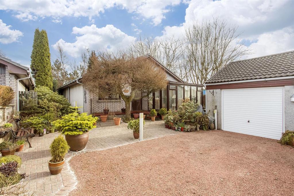 Hardhill Road, Bathgate 3 bed bungalow £275,000