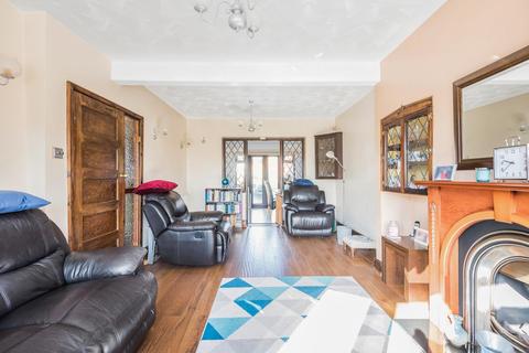 24 Ashdale Road, London, SE12 9ND