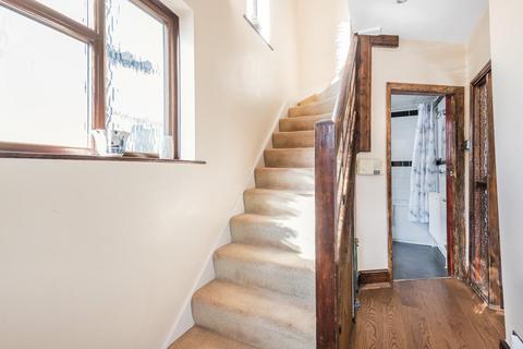 24 Ashdale Road, London, SE12 9ND