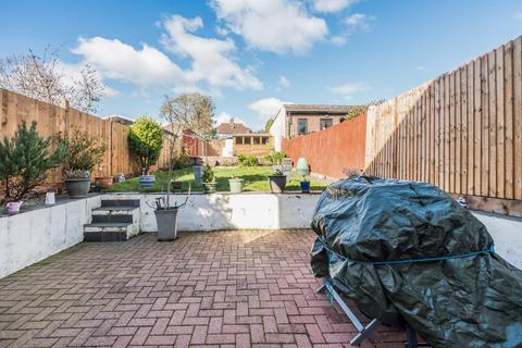 24 Ashdale Road, London, SE12 9ND