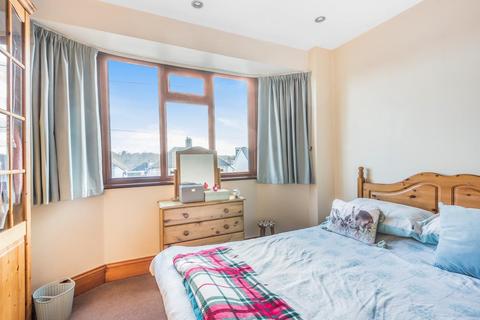 24 Ashdale Road, London, SE12 9ND