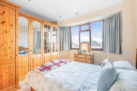24 Ashdale Road, London, SE12 9ND