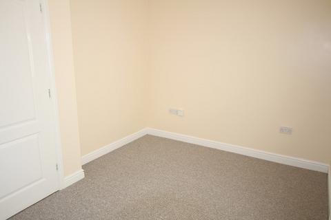 2 bedroom terraced house to rent, Wingfield Court , Grantham