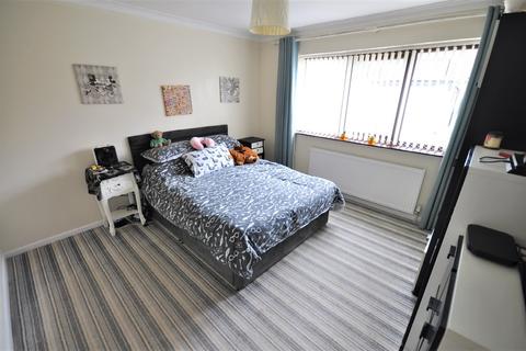 12 Ashburnham Road, Thorne, Doncaster, DN8 5AE