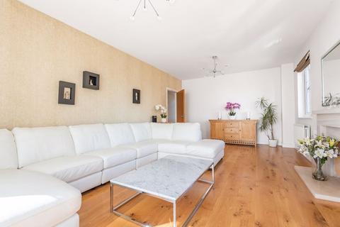 5 Oscar Close, Purley, CR8 2LU