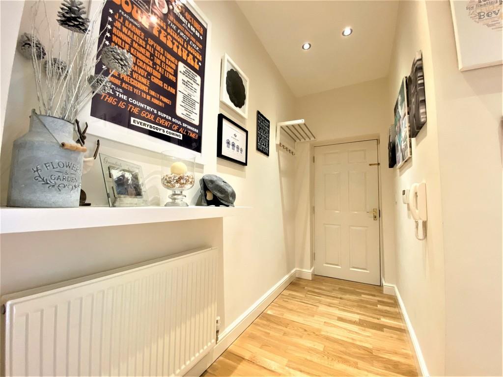 L Shaped Entrance Hallway