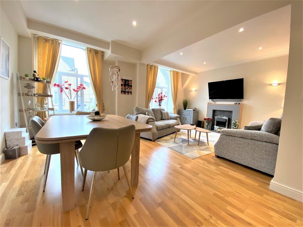 Open Plan Kitchen, Dining and Lounge