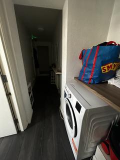 1 bedroom in a flat share to rent, LATIMER ROAD, NORTH KENSINGTON, LONDON W10
