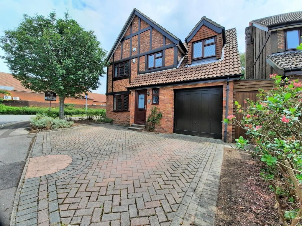 Ilex Crescent, Locks Heath 4 bed detached house £475,000