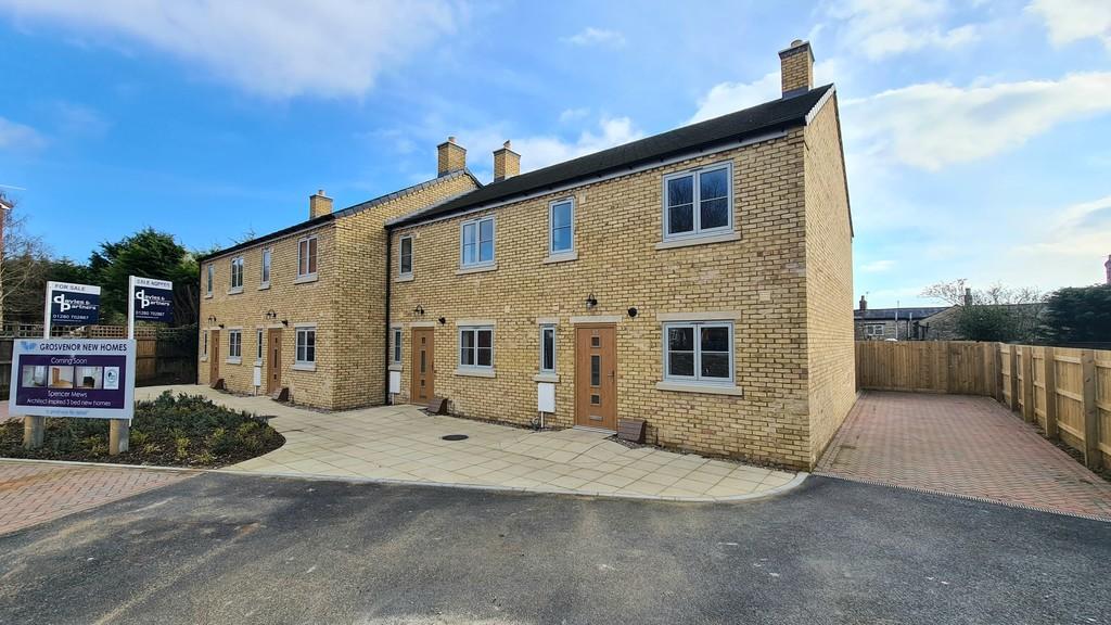 Spencer Gardens, Brackley 3 bed end of terrace house for sale £295,000