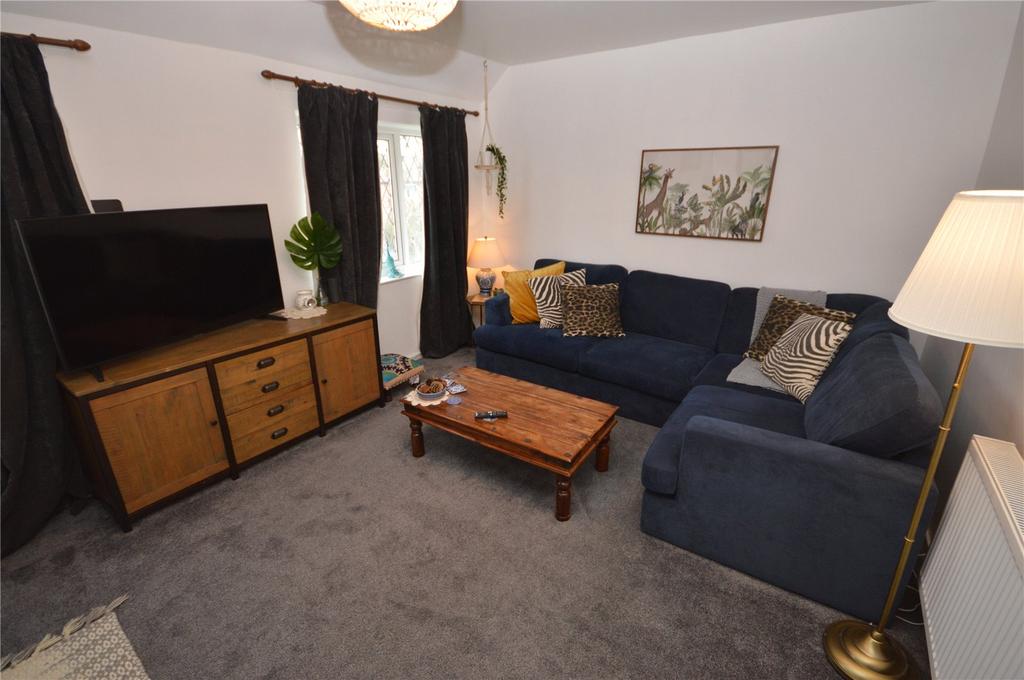 Coppice Wood Avenue, Guiseley, Leeds 2 bed apartment £130,000