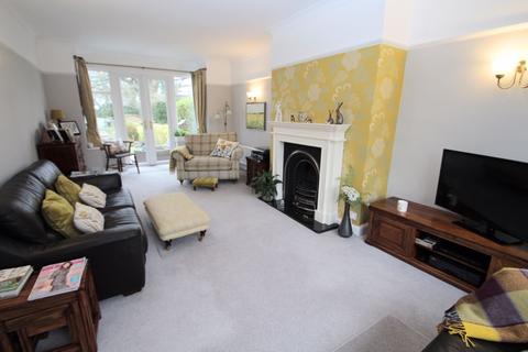 11 Barlow Fold Road, Romiley, Stockport, SK6 4LH