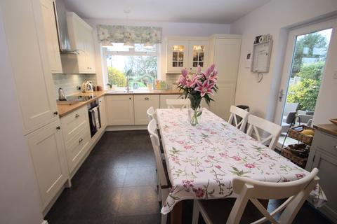 11 Barlow Fold Road, Romiley, Stockport, SK6 4LH