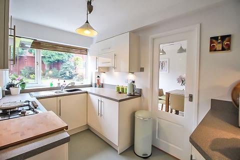 13 Harcourt Drive, Lower Gornal, Dudley, DY3 2PW
