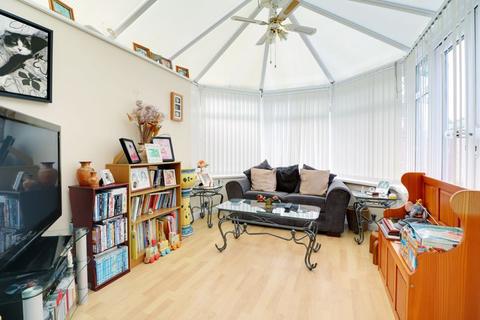 106 Warwick Road, Scunthorpe, DN16 1EU