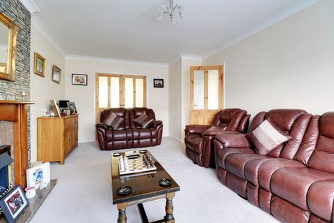 106 Warwick Road, Scunthorpe, DN16 1EU